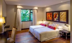 Paradis Beachcomber Golf Resort & Spa