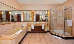 Paradis Beachcomber Golf Resort & Spa