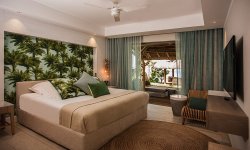 Paradis Beachcomber Golf Resort & Spa