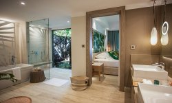 Paradis Beachcomber Golf Resort & Spa