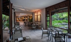 Paradis Beachcomber Golf Resort & Spa