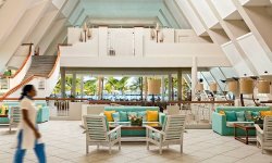 Victoria Beachcomber Resort &amp; Spa;